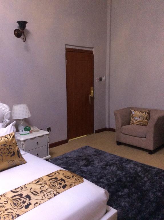 Sherbourne Hotel Kitwe Exteriör bild