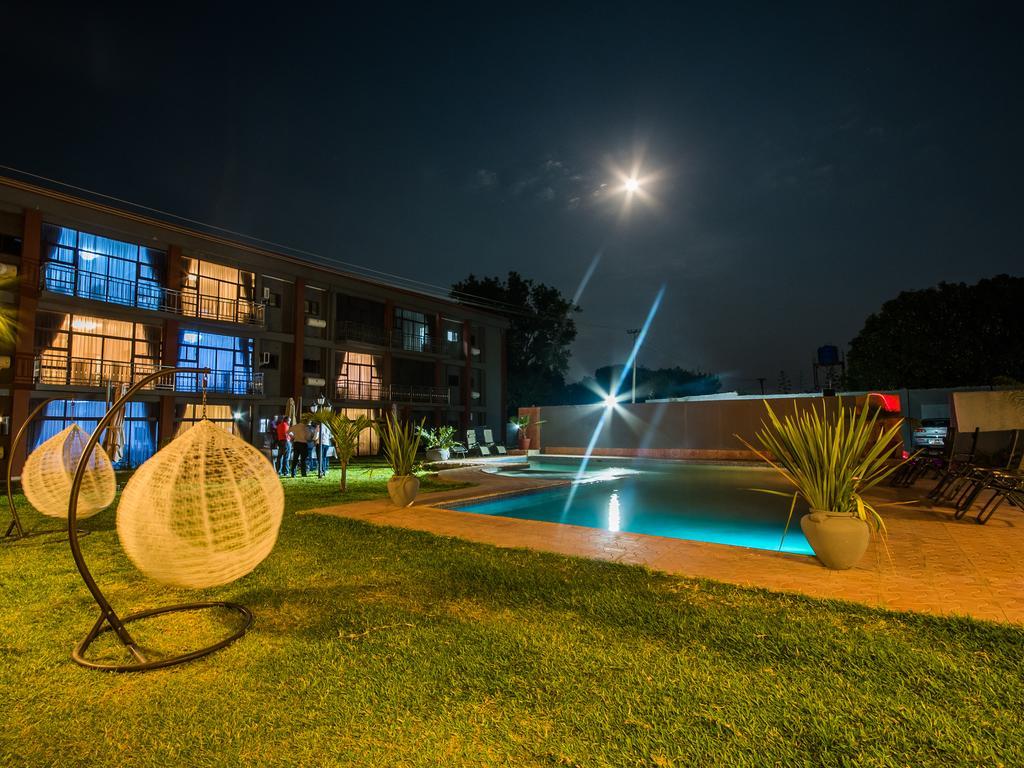 Sherbourne Hotel Kitwe Exteriör bild
