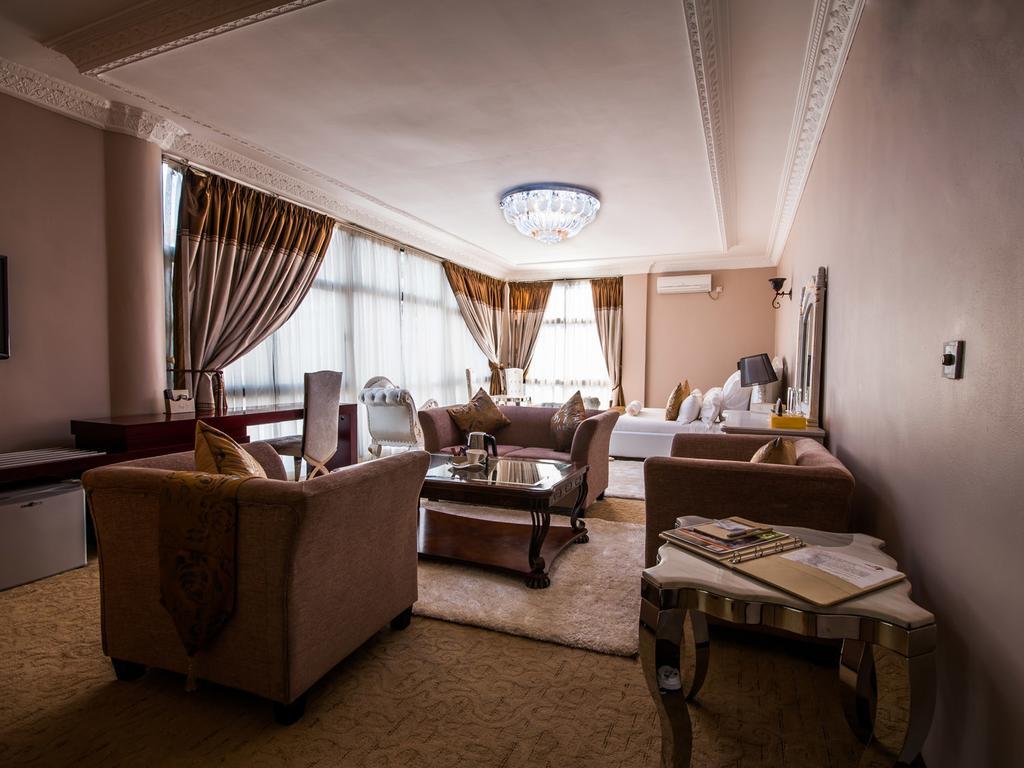 Sherbourne Hotel Kitwe Exteriör bild