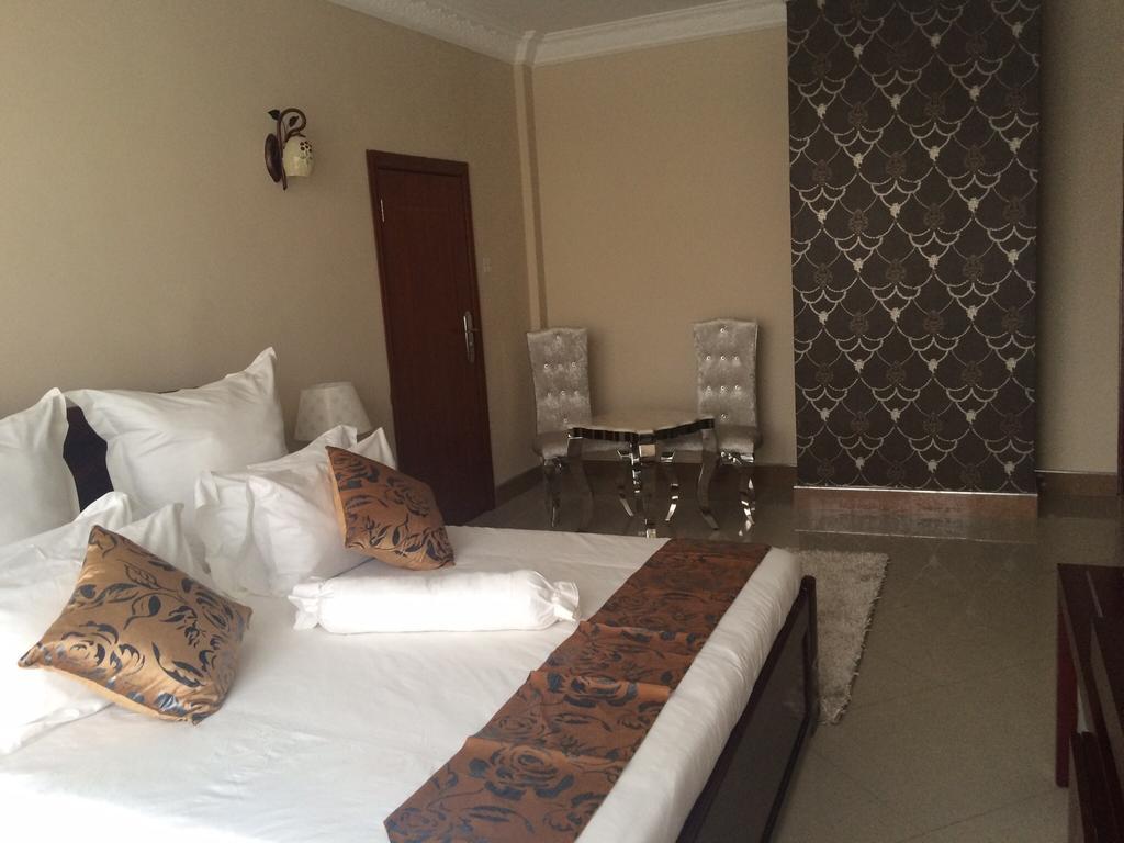 Sherbourne Hotel Kitwe Exteriör bild