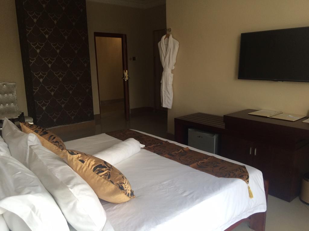 Sherbourne Hotel Kitwe Exteriör bild
