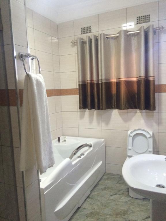 Sherbourne Hotel Kitwe Exteriör bild